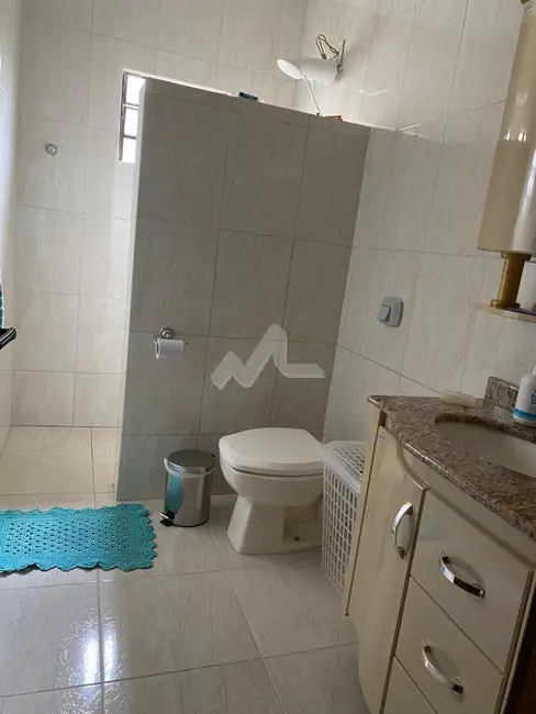Casa com 3 quartos à venda, 265m2 em Vila Industrial, Toledo - PR - imagem 4 Foto 4 de Casa com 3 quartos à venda, 265m2 em Vila Industrial, Toledo - PR