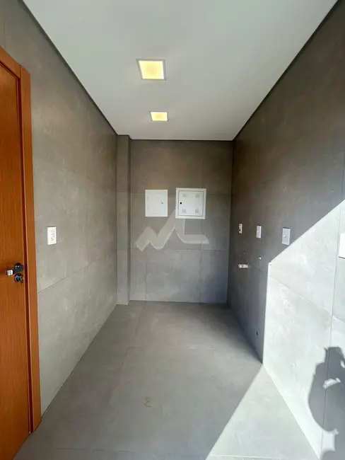 Sobrado com 3 quartos à venda, 162m2 em Jardim Gisela, Toledo - PR - imagem 4 Foto 4 de Sobrado com 3 quartos à venda, 162m2 em Jardim Gisela, Toledo - PR