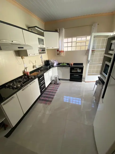 Foto 5 de Casa com 3 quartos à venda, 140m2 em Jardim Europa, Toledo - PR