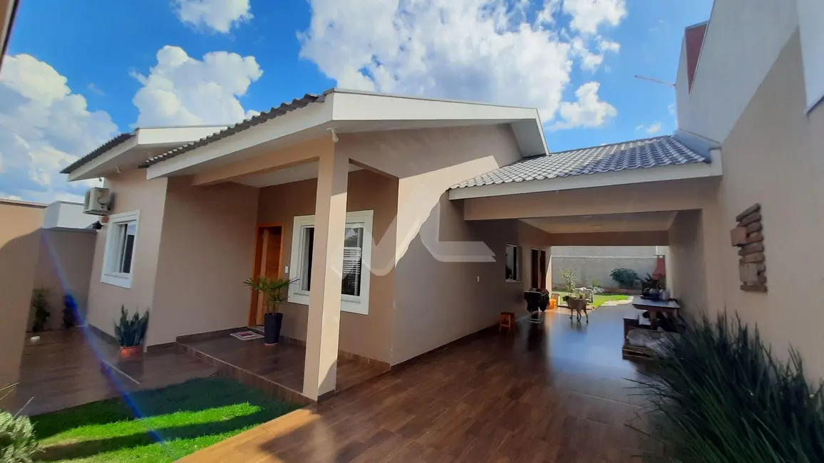 Casa com 2 quartos à venda, 120m2 em Vila Becker, Toledo - PR - imagem 1 Foto 1 de Casa com 2 quartos à venda, 120m2 em Vila Becker, Toledo - PR