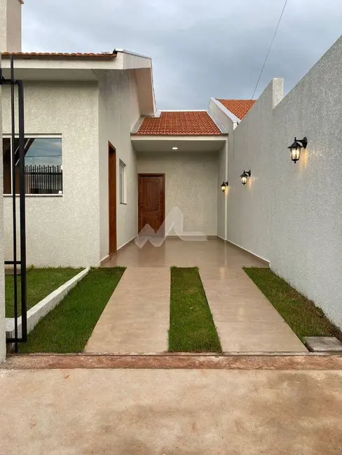 Foto 2 de Casa com 2 quartos à venda, 180m2 em Jardim Pancera, Toledo - PR