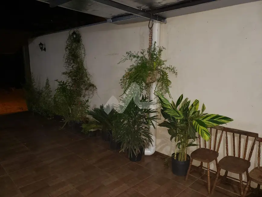 Sala Comercial com 5 quartos à venda, 266m2 em Loteamento Dona Amanda, Foz Do Iguacu - PR - imagem 8 Foto 8 de Sala Comercial com 5 quartos à venda, 266m2 em Loteamento Dona Amanda, Foz Do Iguacu - PR