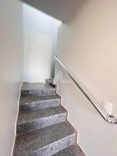 Sobrado com 3 quartos à venda, 87m2 em Jardim Recanto, Toledo - PR - imagem 8 Foto 8 de Sobrado com 3 quartos à venda, 87m2 em Jardim Recanto, Toledo - PR