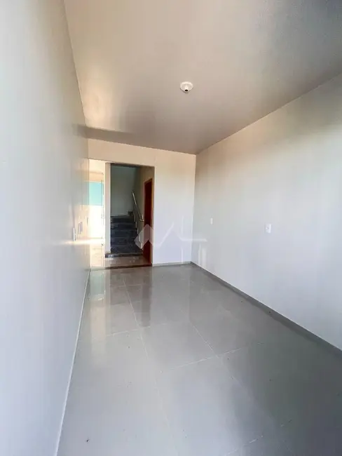 Sobrado com 3 quartos à venda, 87m2 em Jardim Recanto, Toledo - PR - imagem 2 Foto 2 de Sobrado com 3 quartos à venda, 87m2 em Jardim Recanto, Toledo - PR