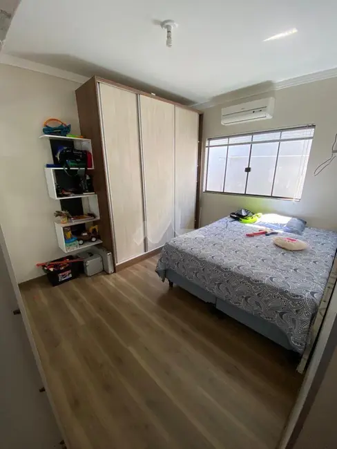 Casa com 1 quarto à venda, 185m2 em Jardim Pancera, Toledo - PR - imagem 6 Foto 6 de Casa com 1 quarto à venda, 185m2 em Jardim Pancera, Toledo - PR