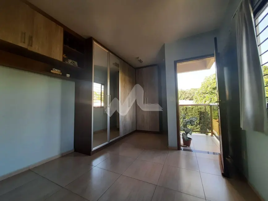 Sobrado com 3 quartos à venda, 105m2 em Jardim Coopagro, Toledo - PR - imagem 7 Foto 7 de Sobrado com 3 quartos à venda, 105m2 em Jardim Coopagro, Toledo - PR
