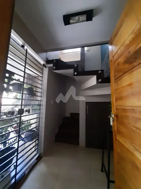 Sobrado com 3 quartos à venda, 105m2 em Jardim Coopagro, Toledo - PR - imagem 8 Foto 8 de Sobrado com 3 quartos à venda, 105m2 em Jardim Coopagro, Toledo - PR