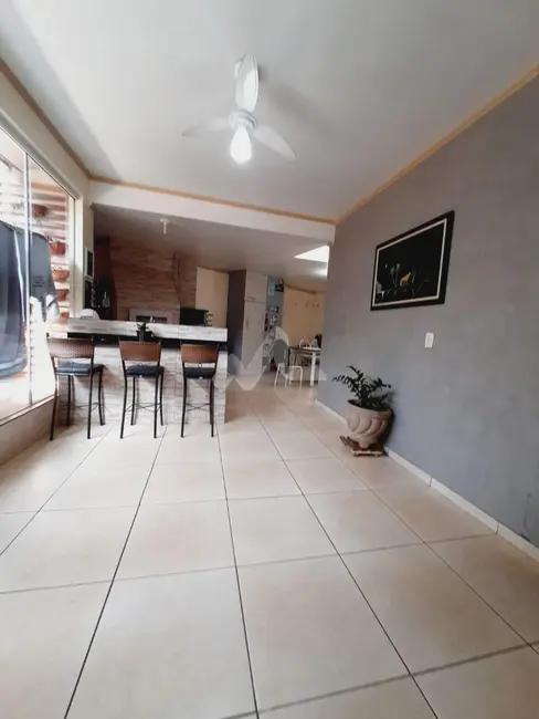 Casa com 1 quarto à venda, 153m2 em Jardim Gisela, Toledo - PR - imagem 8 Foto 8 de Casa com 1 quarto à venda, 153m2 em Jardim Gisela, Toledo - PR