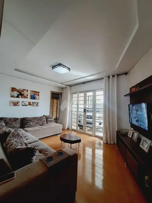 Casa com 1 quarto à venda, 153m2 em Jardim Gisela, Toledo - PR - imagem 3 Foto 3 de Casa com 1 quarto à venda, 153m2 em Jardim Gisela, Toledo - PR