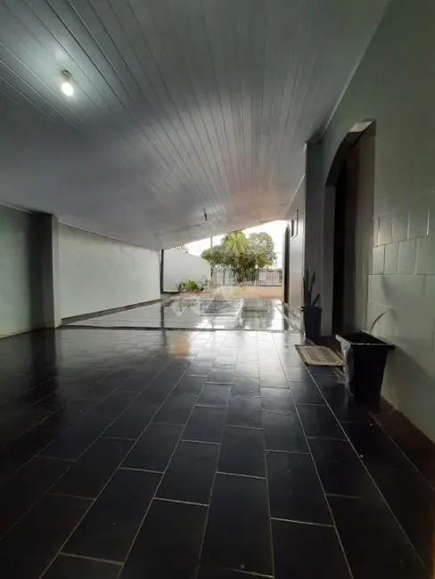Casa com 5 quartos à venda, 245m2 em Jardim La Salle, Toledo - PR - imagem 8 Foto 8 de Casa com 5 quartos à venda, 245m2 em Jardim La Salle, Toledo - PR