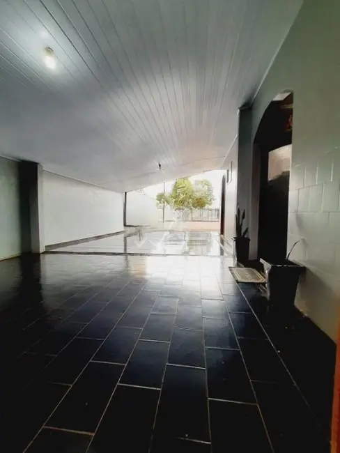 Casa com 5 quartos à venda, 245m2 em Jardim La Salle, Toledo - PR - imagem 3 Foto 3 de Casa com 5 quartos à venda, 245m2 em Jardim La Salle, Toledo - PR
