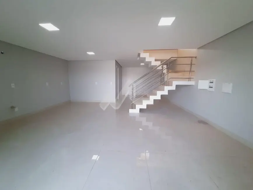 Sobrado com 2 quartos à venda, 120m2 em Jardim Parizzotto, Toledo - PR - imagem 4 Foto 4 de Sobrado com 2 quartos à venda, 120m2 em Jardim Parizzotto, Toledo - PR