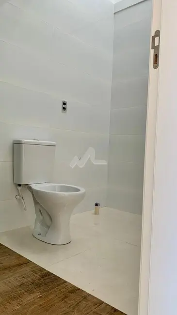 Sobrado com 2 quartos à venda, 84m2 em Vila Becker, Toledo - PR - imagem 4 Foto 4 de Sobrado com 2 quartos à venda, 84m2 em Vila Becker, Toledo - PR