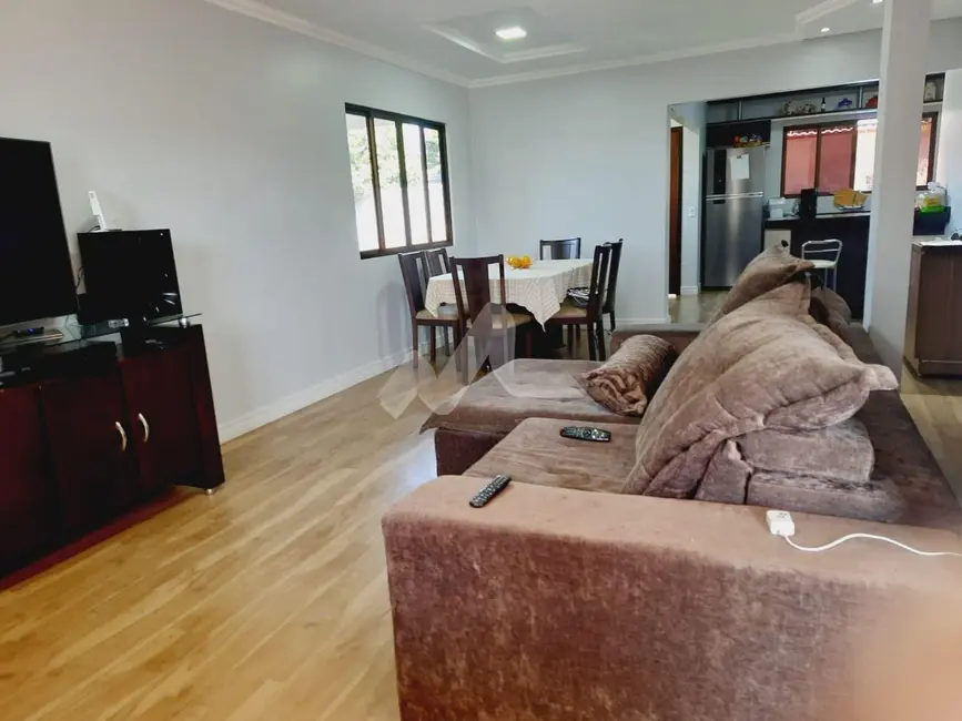 Sobrado com 3 quartos à venda, 288m2 em Jardim Gisela, Toledo - PR - imagem 9 Foto 9 de Sobrado com 3 quartos à venda, 288m2 em Jardim Gisela, Toledo - PR