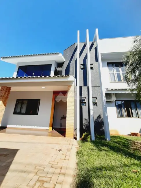 Sobrado com 3 quartos à venda, 288m2 em Jardim Gisela, Toledo - PR - imagem 1 Foto 1 de Sobrado com 3 quartos à venda, 288m2 em Jardim Gisela, Toledo - PR