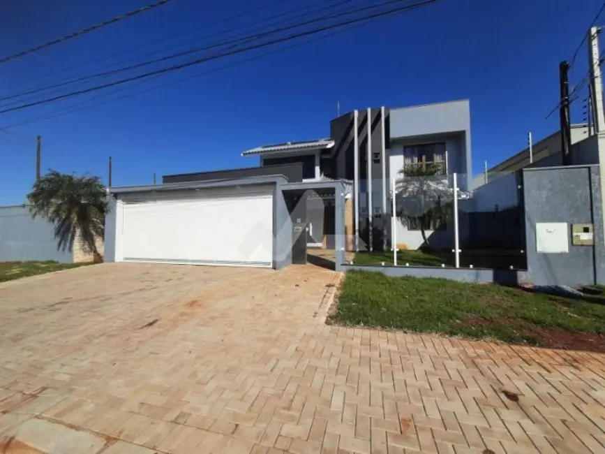 Sobrado com 3 quartos à venda, 288m2 em Jardim Gisela, Toledo - PR - imagem 5 Foto 5 de Sobrado com 3 quartos à venda, 288m2 em Jardim Gisela, Toledo - PR