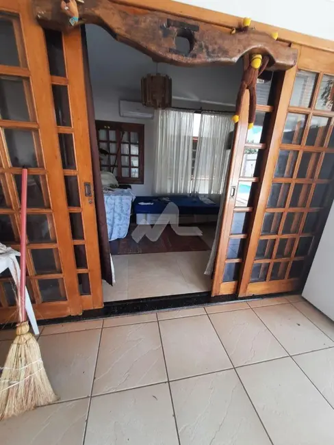 Casa com 3 quartos à venda, 205m2 em Jardim Porto Alegre, Toledo - PR - imagem 4 Foto 4 de Casa com 3 quartos à venda, 205m2 em Jardim Porto Alegre, Toledo - PR