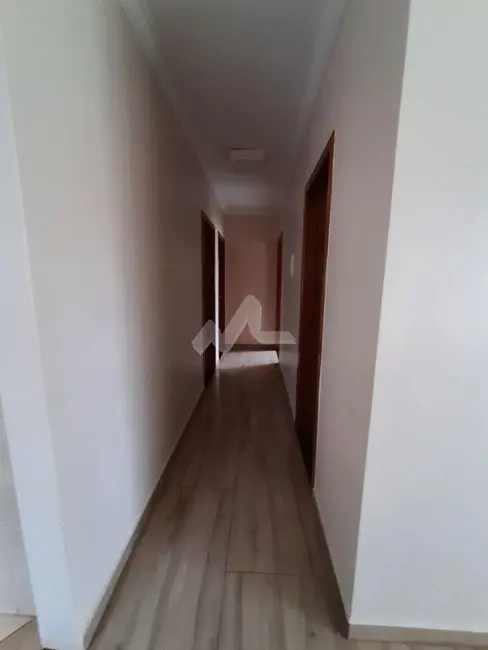 Casa com 3 quartos à venda, 205m2 em Jardim Porto Alegre, Toledo - PR - imagem 9 Foto 9 de Casa com 3 quartos à venda, 205m2 em Jardim Porto Alegre, Toledo - PR