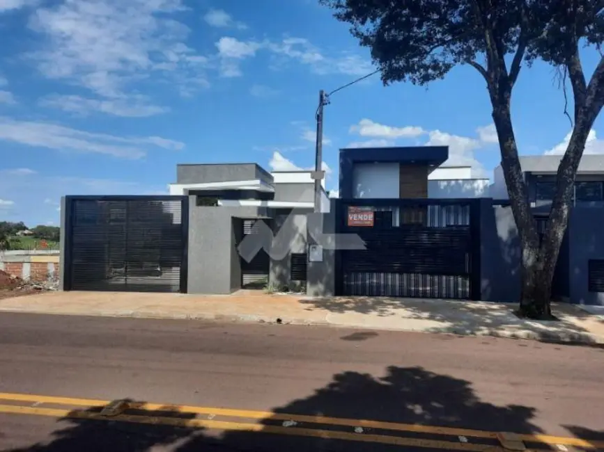 Foto 2 de Sobrado com 2 quartos à venda, 120m2 em Jardim Parizzotto, Toledo - PR