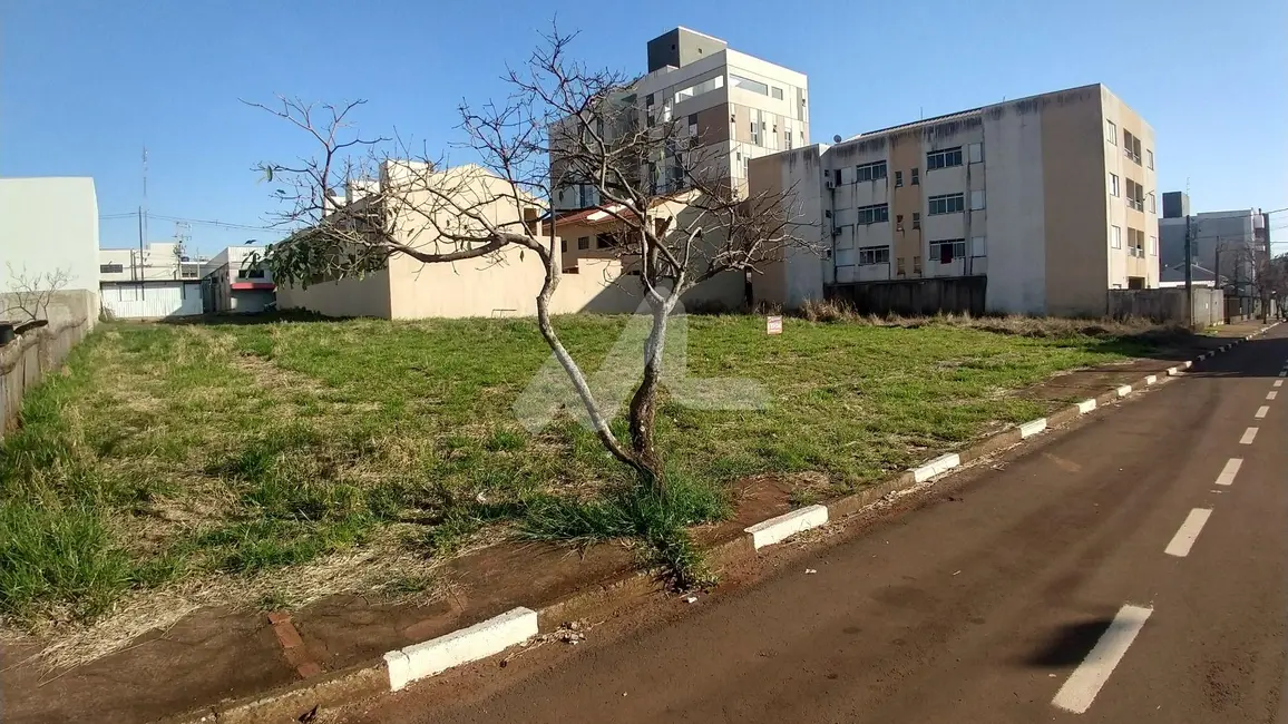 Foto 1 de Terreno / Lote à venda, 840m2 em Tocantins, Toledo - PR