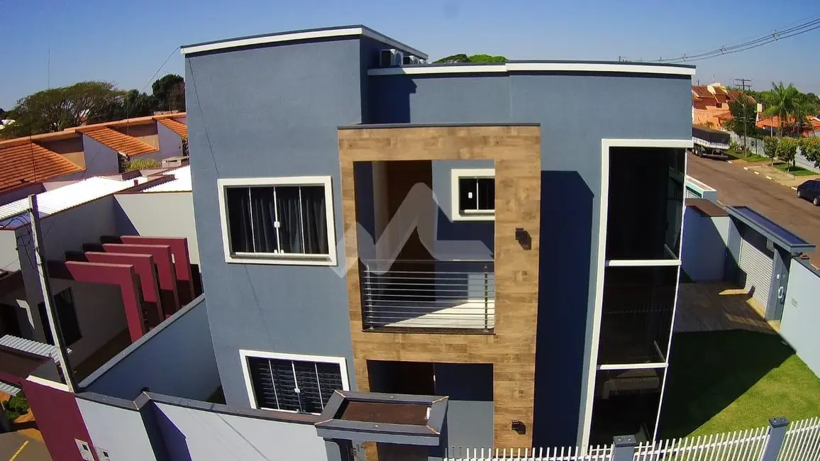 Sobrado com 3 quartos à venda, 148m2 em Jardim Porto Alegre, Toledo - PR - imagem 4 Foto 4 de Sobrado com 3 quartos à venda, 148m2 em Jardim Porto Alegre, Toledo - PR