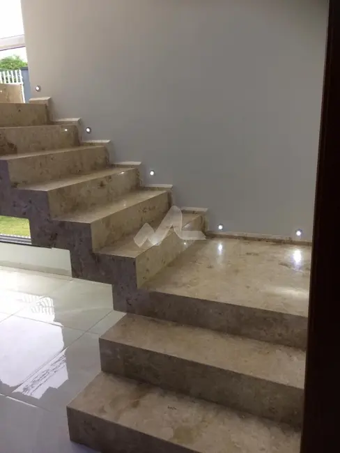 Sobrado com 3 quartos à venda, 148m2 em Jardim Porto Alegre, Toledo - PR - imagem 5 Foto 5 de Sobrado com 3 quartos à venda, 148m2 em Jardim Porto Alegre, Toledo - PR