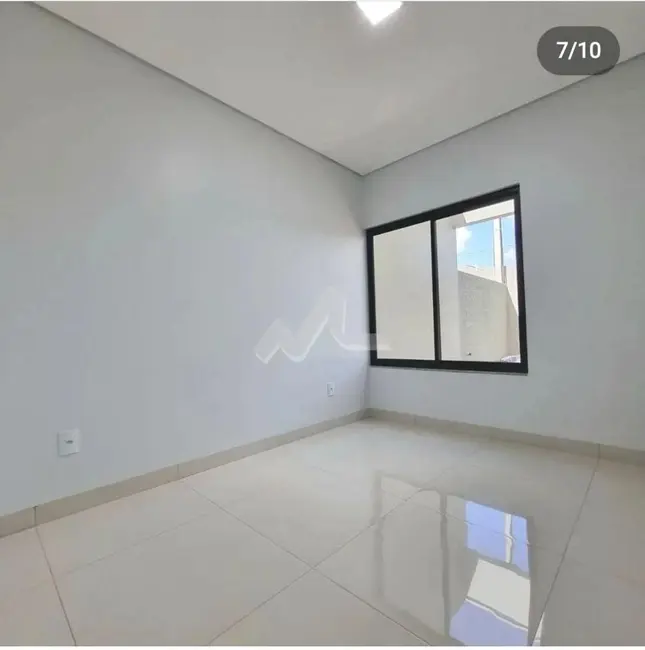 Casa com 2 quartos à venda, 108m2 em Jardim Gisela, Toledo - PR - imagem 4 Foto 4 de Casa com 2 quartos à venda, 108m2 em Jardim Gisela, Toledo - PR