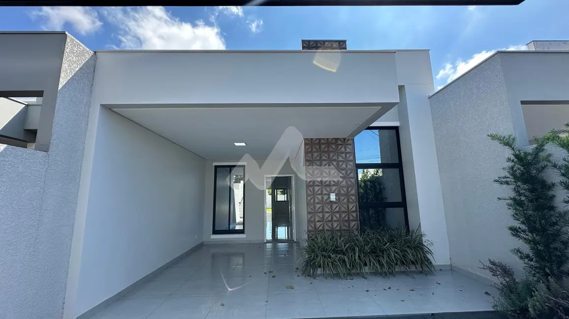Foto 1 de Casa com 2 quartos à venda, 108m2 em Jardim Gisela, Toledo - PR