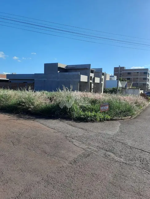 Foto 2 de Terreno / Lote à venda, 360m2 em Vila Becker, Toledo - PR