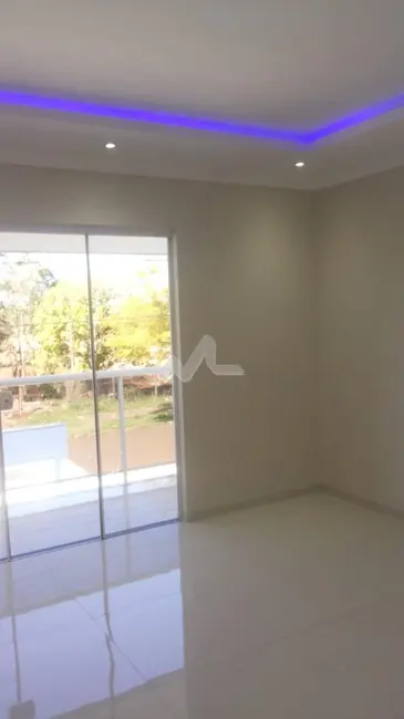 Sobrado com 2 quartos à venda, 225m2 em Jardim Porto Alegre, Toledo - PR - imagem 6 Foto 6 de Sobrado com 2 quartos à venda, 225m2 em Jardim Porto Alegre, Toledo - PR