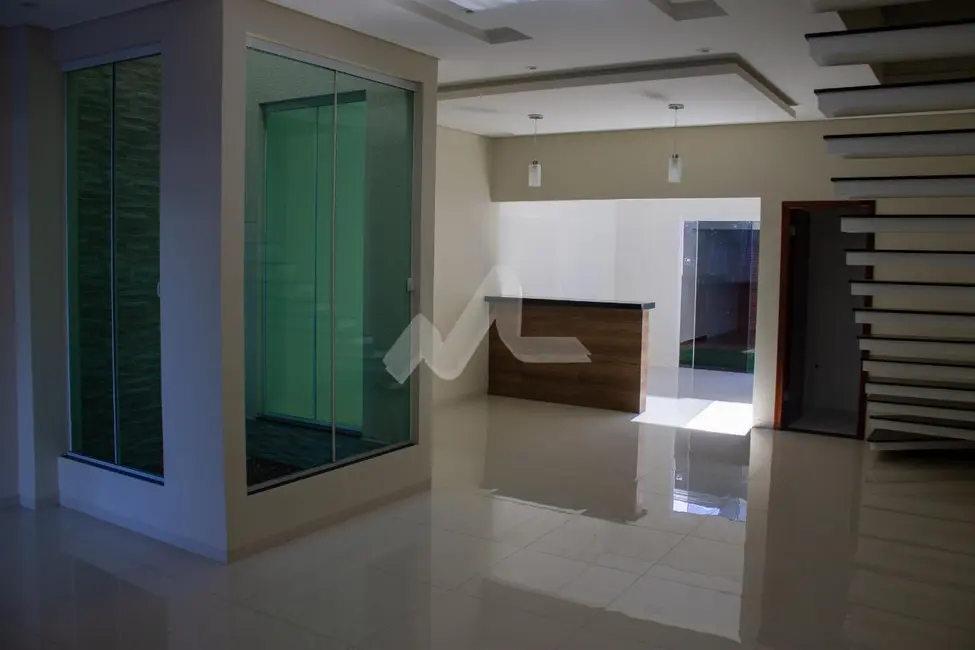 Sobrado com 2 quartos à venda, 225m2 em Jardim Porto Alegre, Toledo - PR - imagem 9 Foto 9 de Sobrado com 2 quartos à venda, 225m2 em Jardim Porto Alegre, Toledo - PR