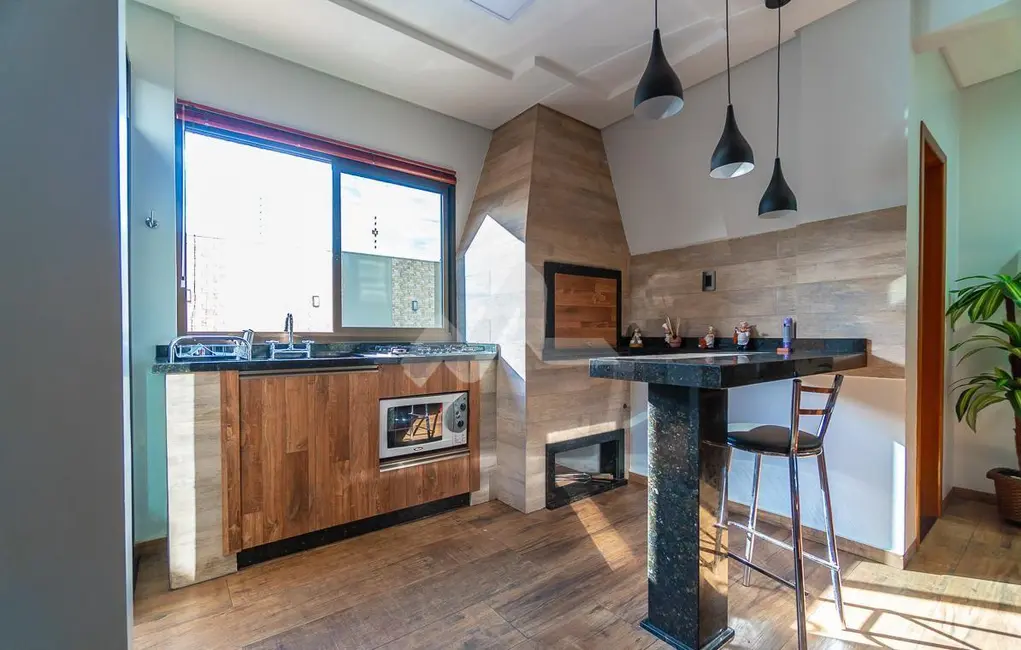 Casa com 2 quartos à venda, 390m2 em Centro, Toledo - PR - imagem 3 Foto 3 de Casa com 2 quartos à venda, 390m2 em Centro, Toledo - PR