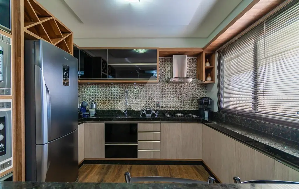 Casa com 2 quartos à venda, 390m2 em Centro, Toledo - PR - imagem 6 Foto 6 de Casa com 2 quartos à venda, 390m2 em Centro, Toledo - PR