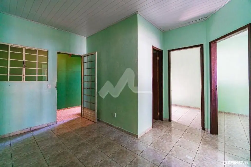Casa com 2 quartos à venda, 46m2 em Jardim Coopagro, Toledo - PR - imagem 3 Foto 3 de Casa com 2 quartos à venda, 46m2 em Jardim Coopagro, Toledo - PR