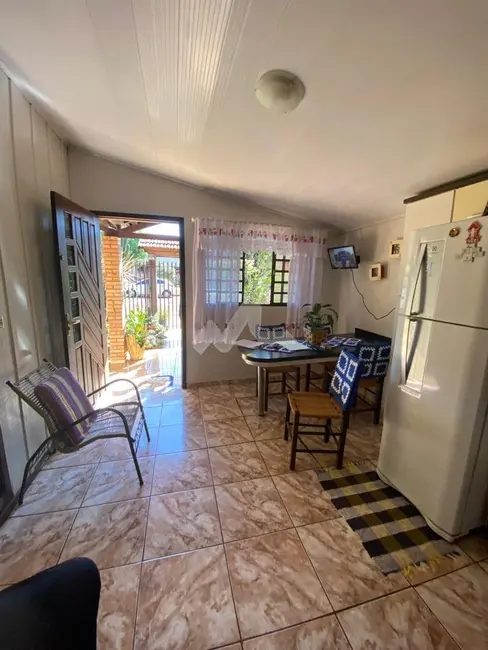 Casa com 3 quartos à venda, 130m2 em Vila Becker, Toledo - PR - imagem 3 Foto 3 de Casa com 3 quartos à venda, 130m2 em Vila Becker, Toledo - PR