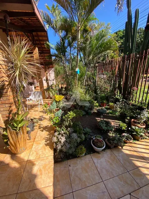 Casa com 3 quartos à venda, 130m2 em Vila Becker, Toledo - PR - imagem 4 Foto 4 de Casa com 3 quartos à venda, 130m2 em Vila Becker, Toledo - PR