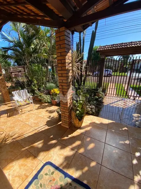Casa com 3 quartos à venda, 130m2 em Vila Becker, Toledo - PR - imagem 2 Foto 2 de Casa com 3 quartos à venda, 130m2 em Vila Becker, Toledo - PR