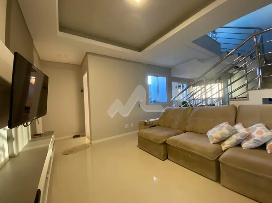 Sobrado com 2 quartos à venda, 190m2 em Jardim Pancera, Toledo - PR - imagem 4 Foto 4 de Sobrado com 2 quartos à venda, 190m2 em Jardim Pancera, Toledo - PR