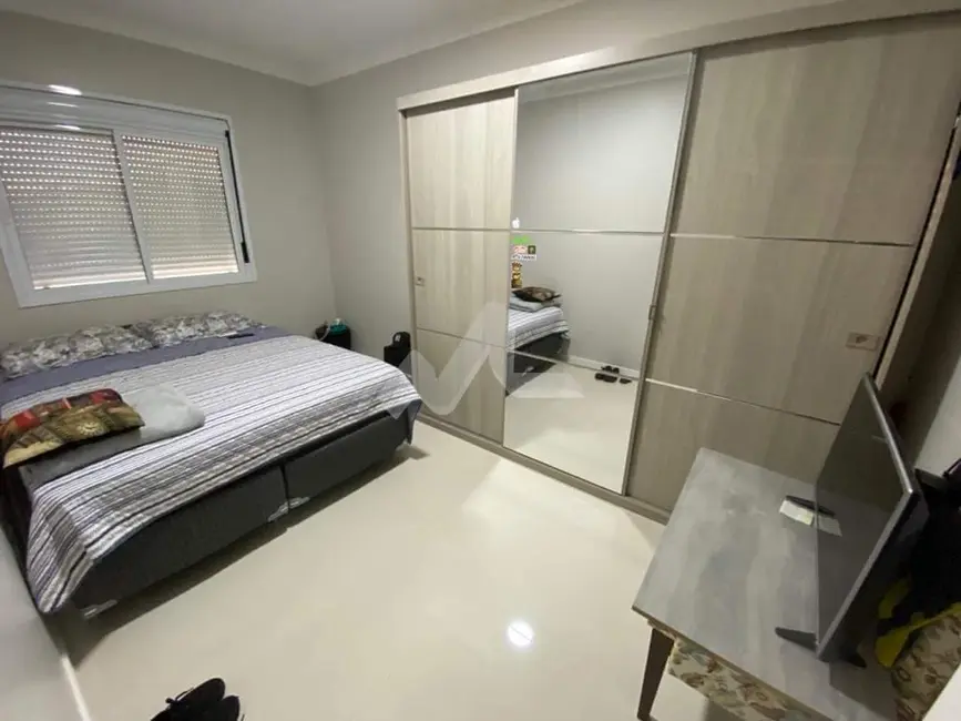 Sobrado com 2 quartos à venda, 190m2 em Jardim Pancera, Toledo - PR - imagem 9 Foto 9 de Sobrado com 2 quartos à venda, 190m2 em Jardim Pancera, Toledo - PR