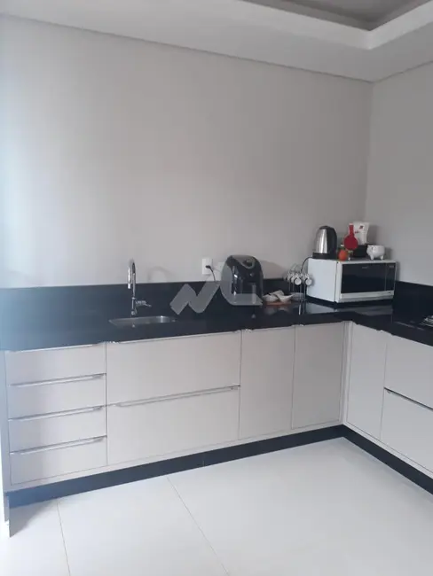Sobrado com 2 quartos à venda, 190m2 em Jardim Pancera, Toledo - PR - imagem 8 Foto 8 de Sobrado com 2 quartos à venda, 190m2 em Jardim Pancera, Toledo - PR