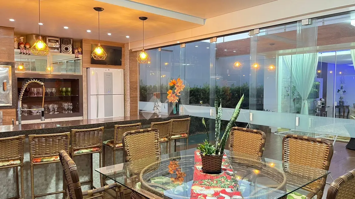 Casa com 3 quartos à venda, 242m2 em Toledo - PR - imagem 6 Foto 6 de Casa com 3 quartos à venda, 242m2 em Toledo - PR