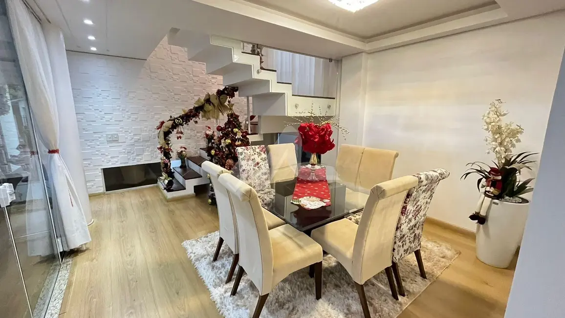 Casa com 3 quartos à venda, 242m2 em Toledo - PR - imagem 8 Foto 8 de Casa com 3 quartos à venda, 242m2 em Toledo - PR