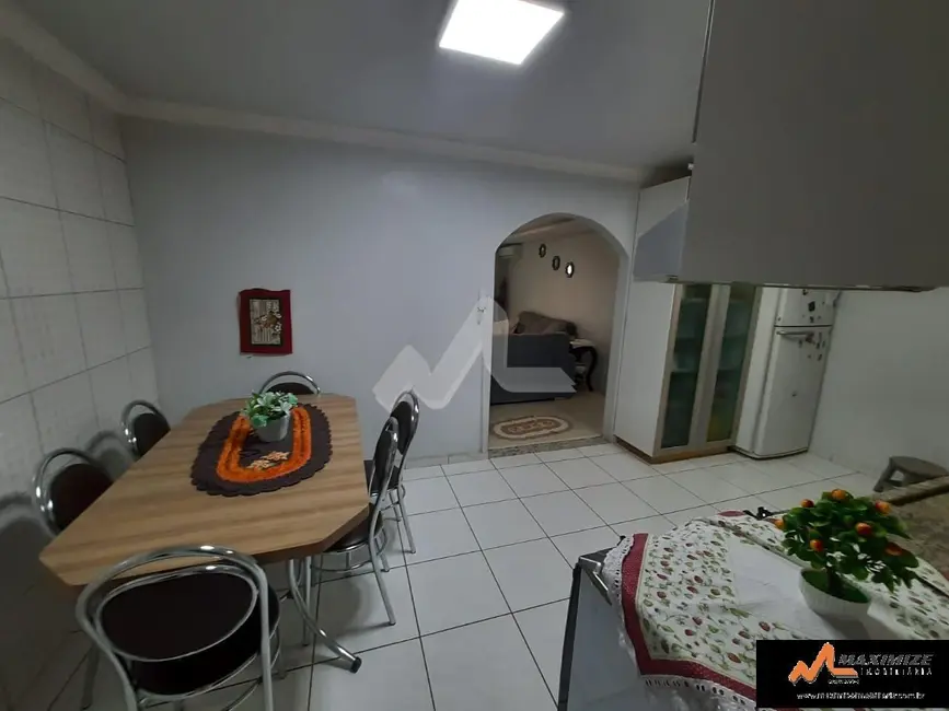 Apartamento com 2 quartos à venda, 172m2 em Centro, Toledo - PR - imagem 3 Foto 3 de Apartamento com 2 quartos à venda, 172m2 em Centro, Toledo - PR