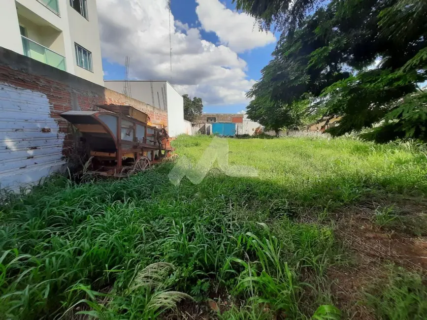 Foto 1 de Terreno / Lote à venda em Jardim Porto Alegre, Toledo - PR