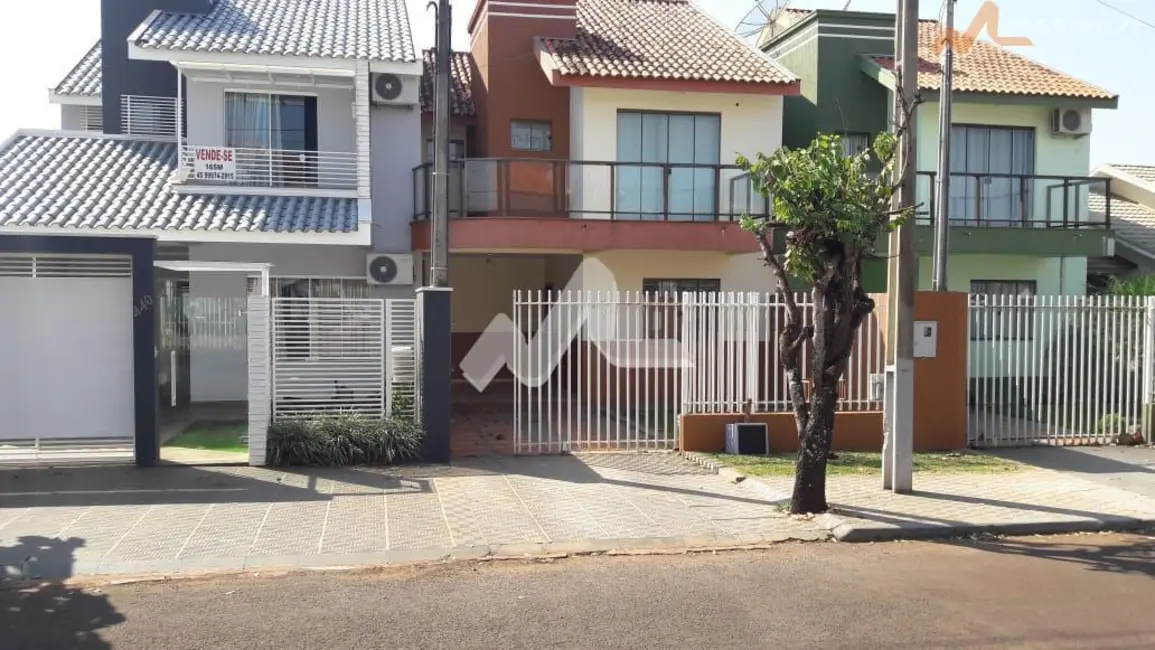 Sobrado com 2 quartos à venda, 124m2 em Vila Operária, Toledo - PR - imagem 1 Foto 1 de Sobrado com 2 quartos à venda, 124m2 em Vila Operária, Toledo - PR