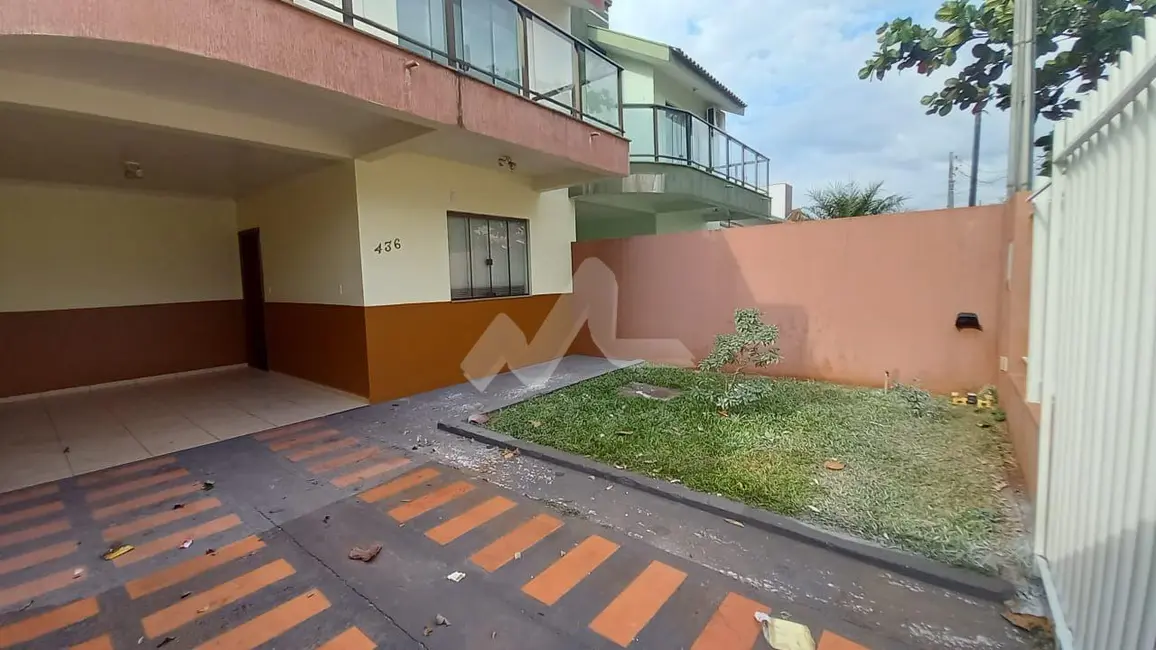 Sobrado com 2 quartos à venda, 124m2 em Vila Operária, Toledo - PR - imagem 4 Foto 4 de Sobrado com 2 quartos à venda, 124m2 em Vila Operária, Toledo - PR