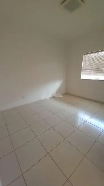 Sobrado com 2 quartos à venda, 124m2 em Vila Operária, Toledo - PR - imagem 5 Foto 5 de Sobrado com 2 quartos à venda, 124m2 em Vila Operária, Toledo - PR