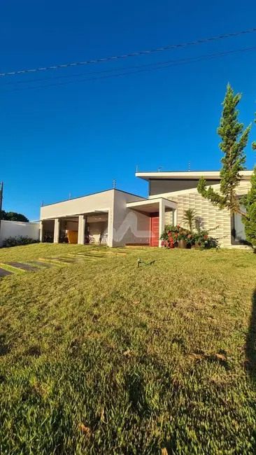 Casa à venda, 400m2 em Toledo - PR - imagem 1 Foto 1 de Casa à venda, 400m2 em Toledo - PR