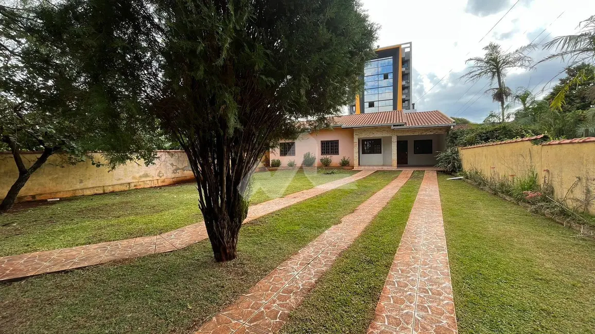 Foto 2 de Casa com 3 quartos à venda, 140m2 em Centro, Toledo - PR