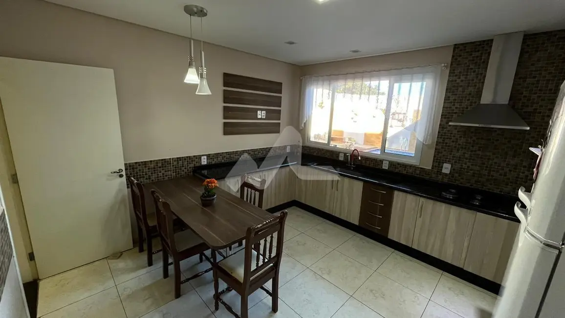 Casa com 2 quartos à venda, 305m2 em Jardim Pancera, Toledo - PR - imagem 7 Foto 7 de Casa com 2 quartos à venda, 305m2 em Jardim Pancera, Toledo - PR